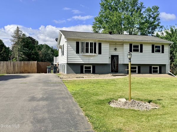 186 Middletown Road, Waterford, NY 12188