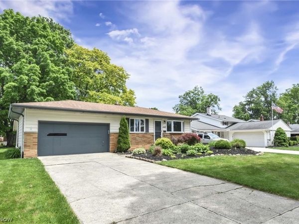 4267 Bentley Drive , North Olmsted, OH 44070