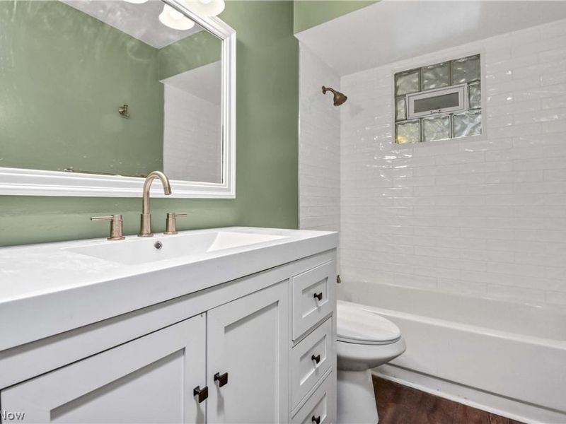 4267 Bentley Drive , North Olmsted, OH 44070 Photo 12