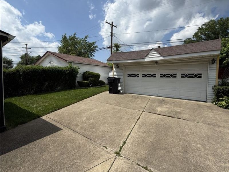16109 Walden Avenue , Cleveland, OH 44128 Photo 2
