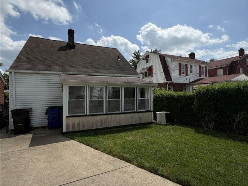 16109 Walden Avenue , Cleveland, OH 44128 Photo 4