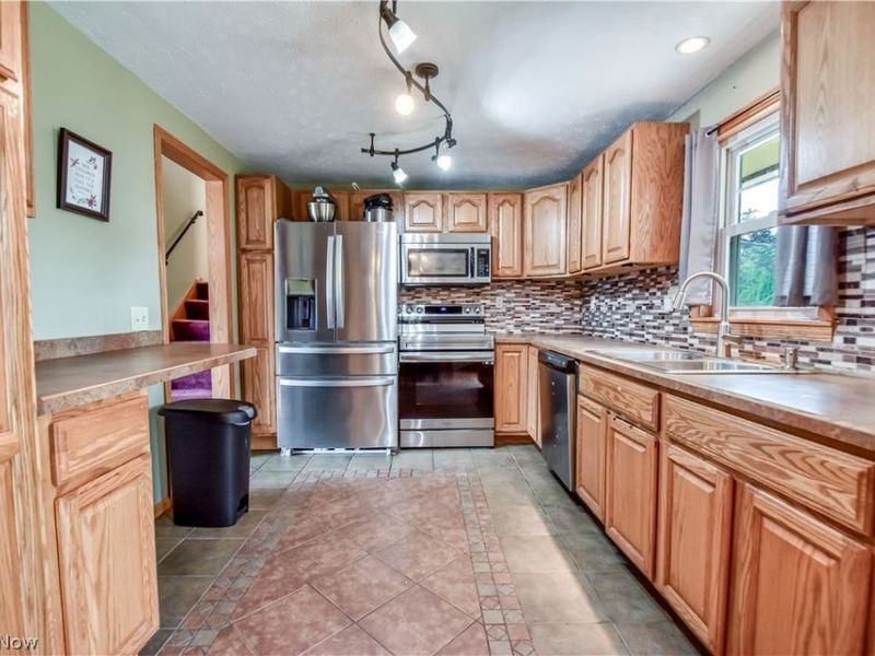 36388 Sunset Drive , Eastlake, OH 44095 Photo 3