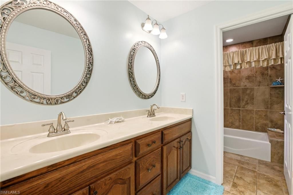 5231 Hickory Wood Dr , Naples, FL 34119 Photo