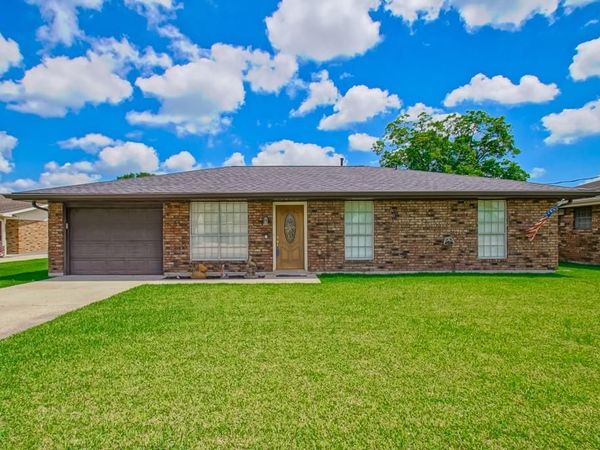114 BALLAY Drive , Belle Chasse, LA 70037