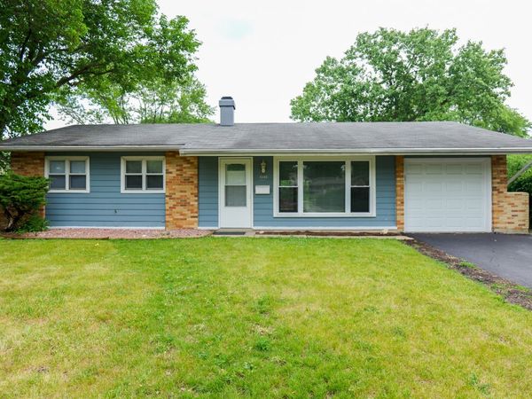 1595 Highland Boulevard , Hoffman Estates, IL 60169