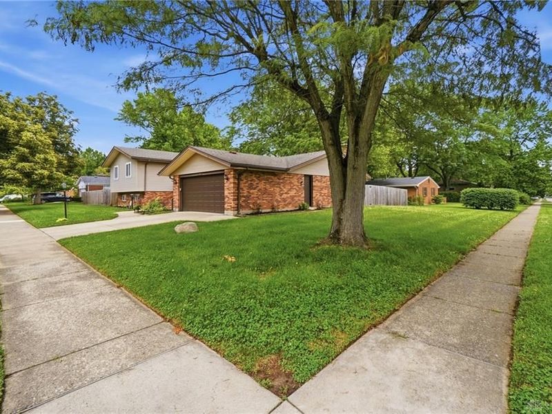 5196 Polen Drive, Kettering, OH 45440 Photo 3