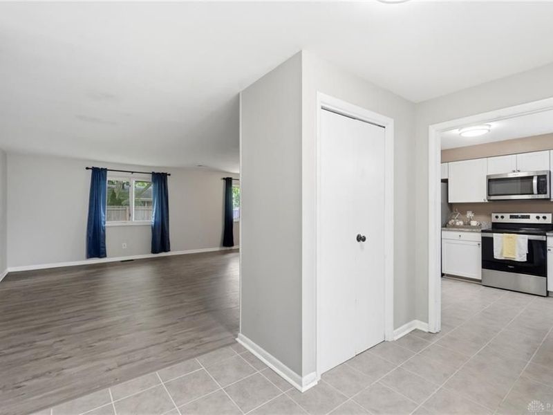 5196 Polen Drive, Kettering, OH 45440 Photo 7