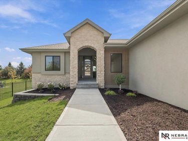 21007 E Street, Omaha, NE 68022