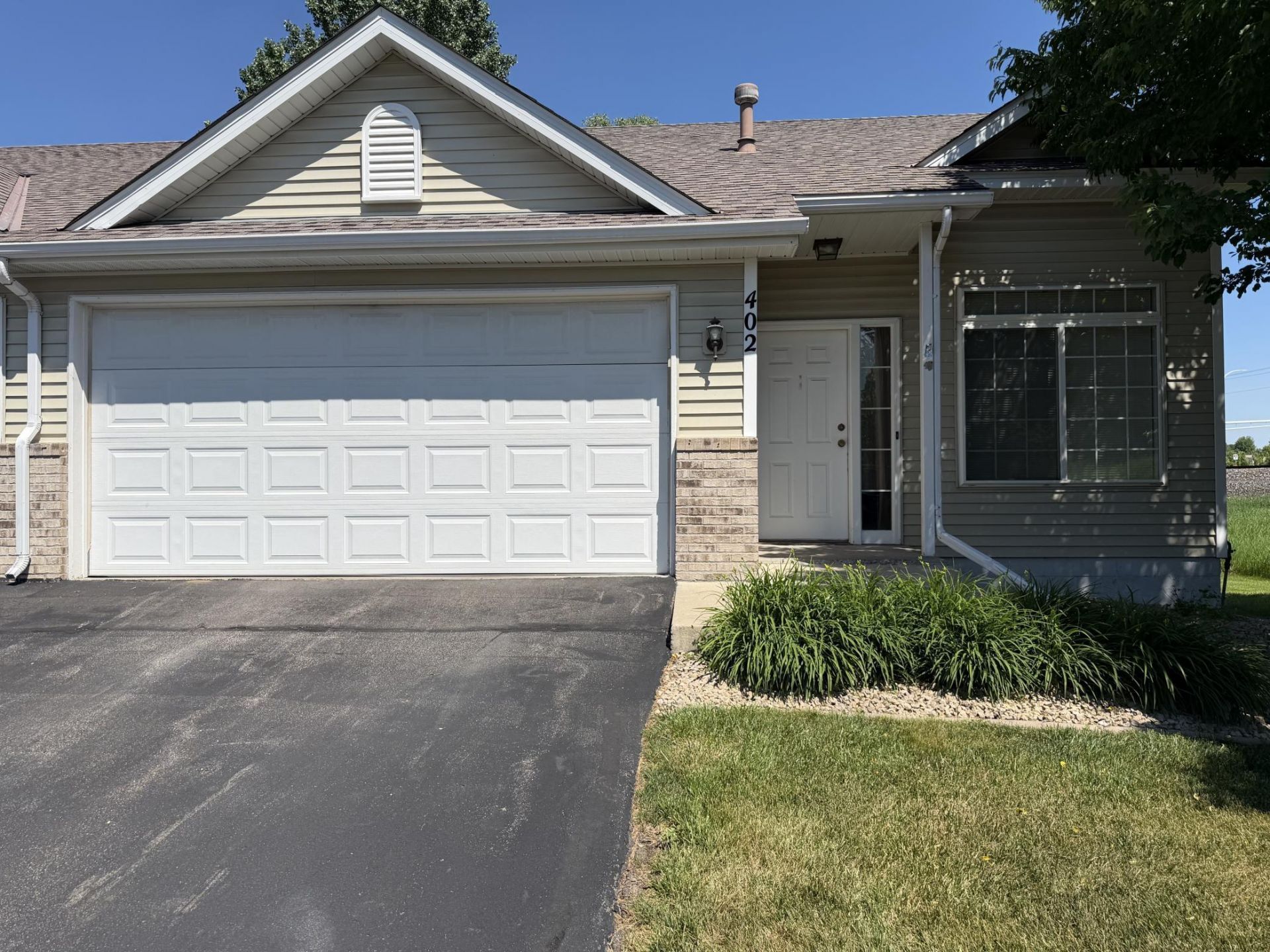 402 Creekside Drive, Buffalo, MN 55313