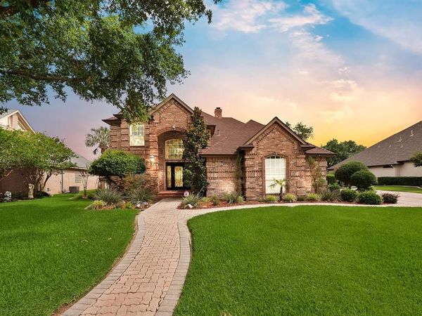 803 Riviera Drive, Mansfield, TX 76063