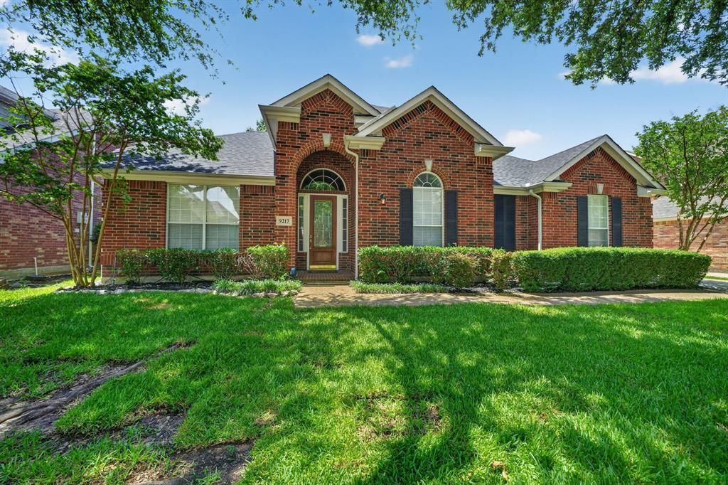 9217 Royal Burgess Drive, Rowlett, TX 75089 Main Photo