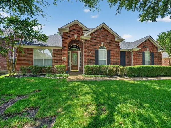9217 Royal Burgess Drive, Rowlett, TX 75089