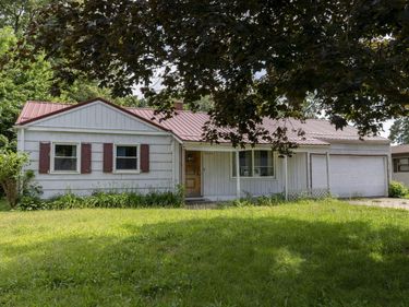 19674 Dubois Avenue, South Bend, IN 46637