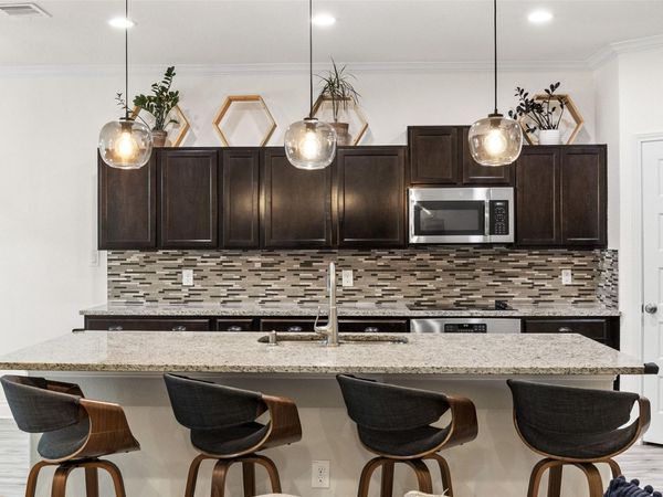 121 W Pauwela LN, Bastrop, TX 78602