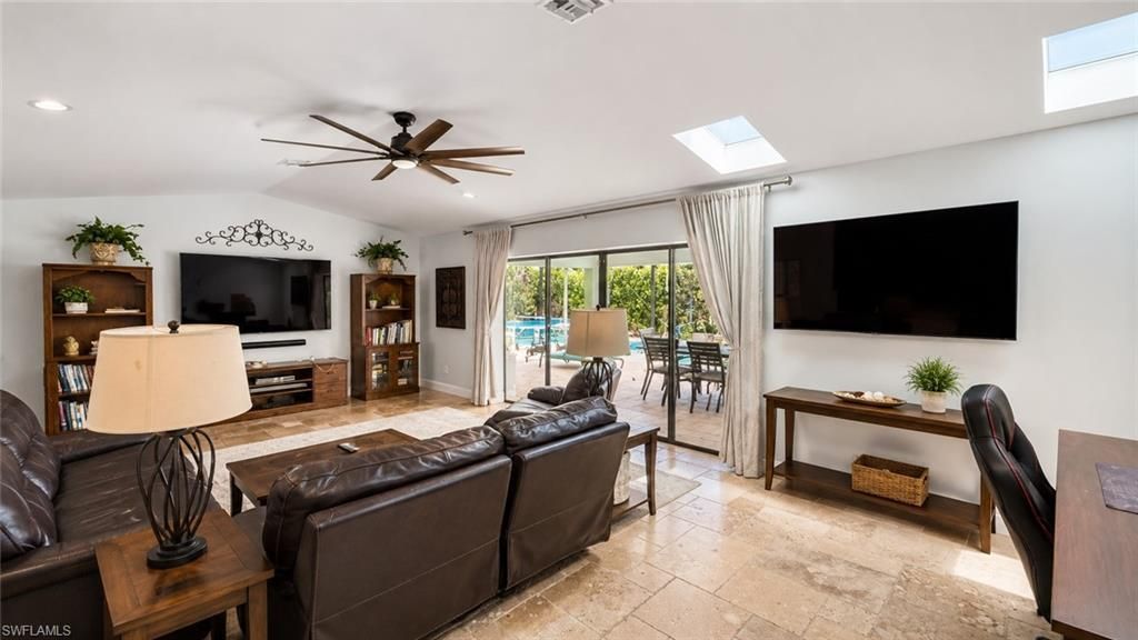 1089 Nottingham Dr, Naples, FL 34109 Photo