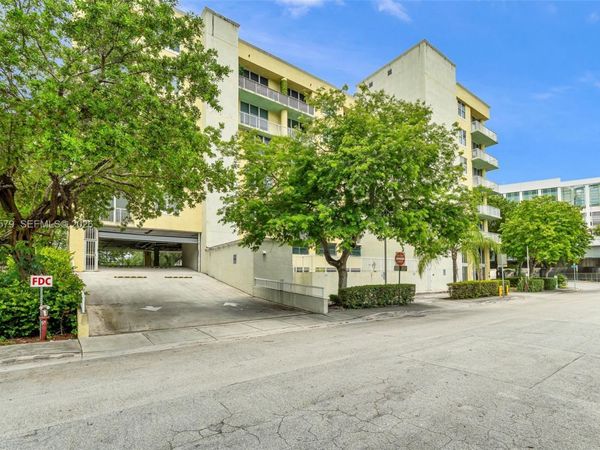 1350 NW 8th Ct , Unit 207, Miami, FL 33136