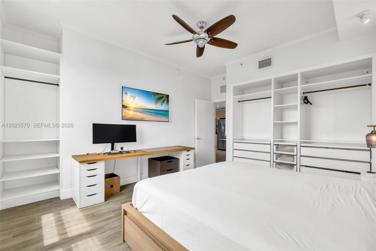 1350 NW 8th Ct , Unit 207, Miami, FL 33136 Photo