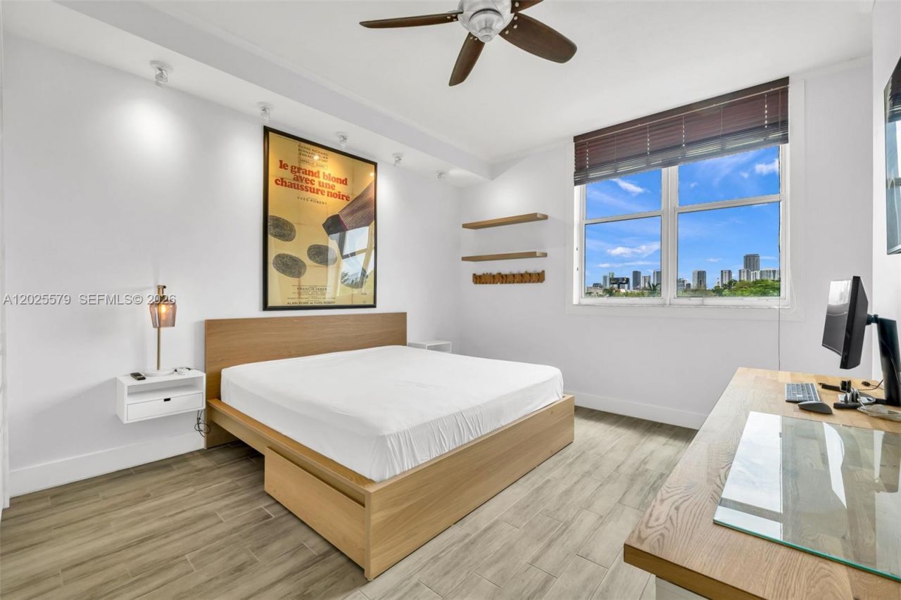 1350 NW 8th Ct , Unit 207, Miami, FL 33136 Photo