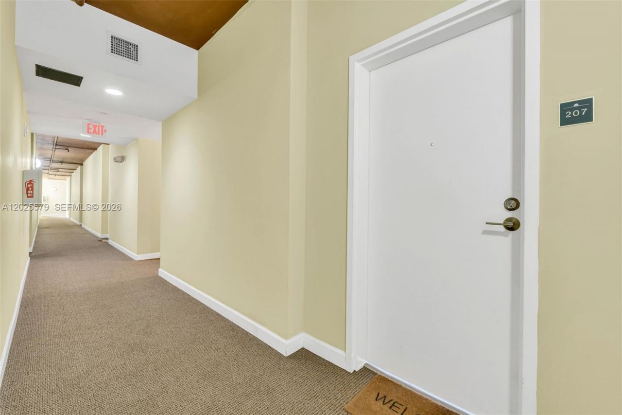 1350 NW 8th Ct , Unit 207, Miami, FL 33136 Photo