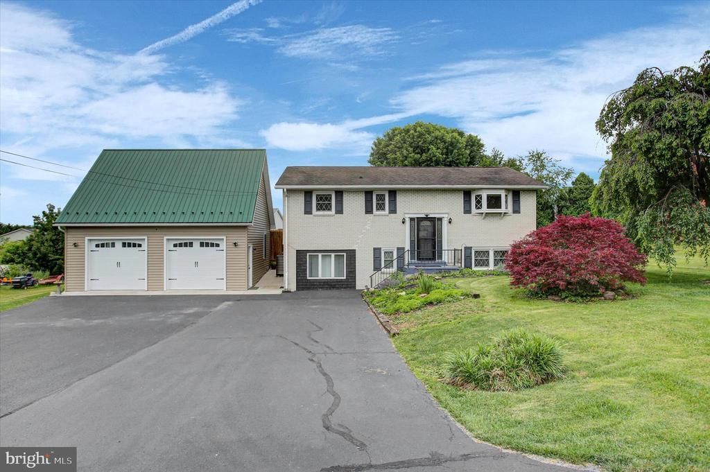 108 Willow Drive, Shippensburg, PA 17257 Main Photo