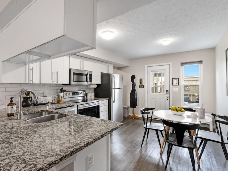 3232 Summerdale Lane, Unit 74, Columbus, OH 43221 Photo 10