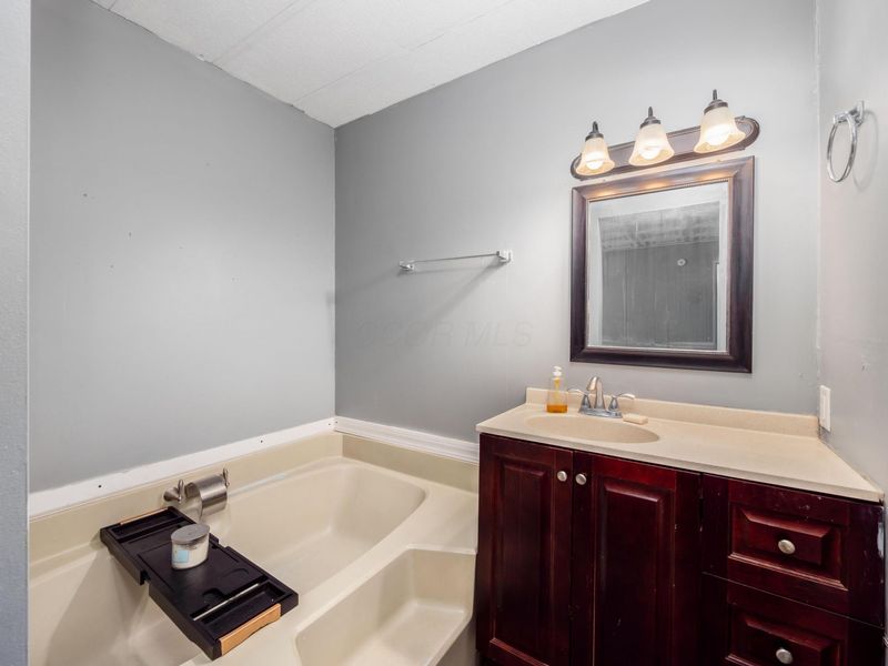 8653 Hollyhock Lane , Orient, OH 43146 Photo 30