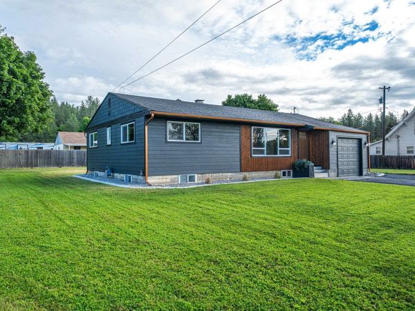 8303 E Upriver Dr, Spokane, WA 99212