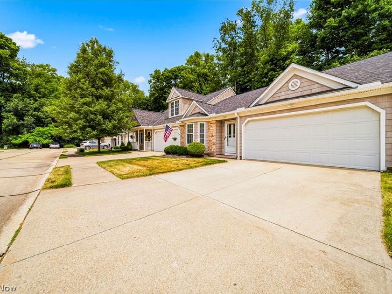 747 Rivers Edge Lane, Painesville, OH 44077 Photo 3