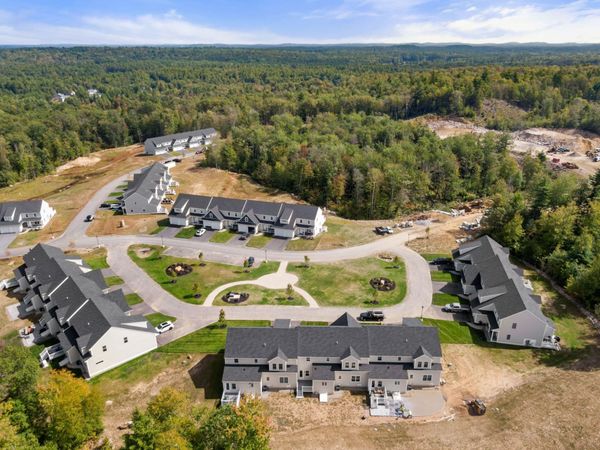 69 Driftwood Circle, Unit 26, Sandown, NH 03873