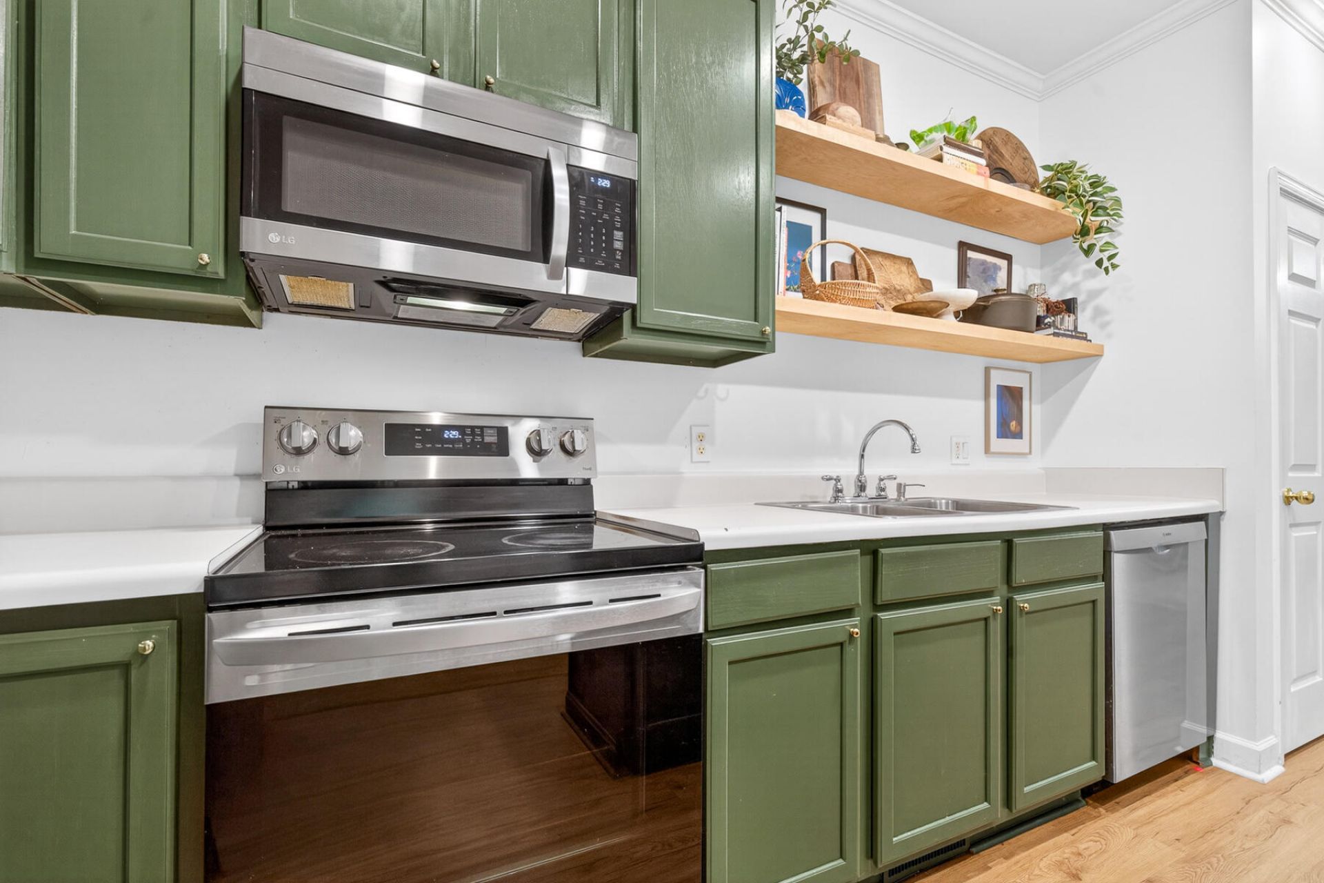 949 E Estates Boulevard Photo 9