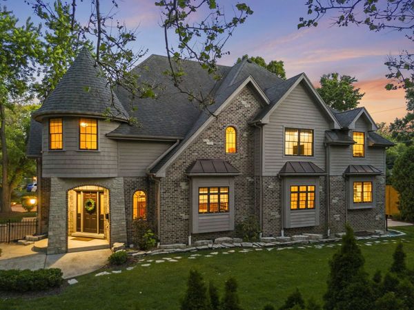 605 Thornwood Drive , Naperville, IL 60540