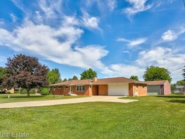 5992 Dubois Road, Vassar Twp, MI 48768