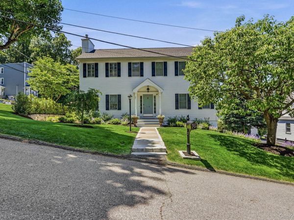 70 Orchard Place , Thornwood, NY 10594