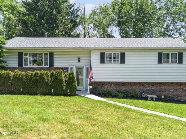 615 Timber Lane , Clarks Summit, PA 18411
