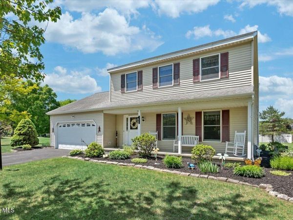 5 Zermatt Drive, Wynantskill, NY 12198