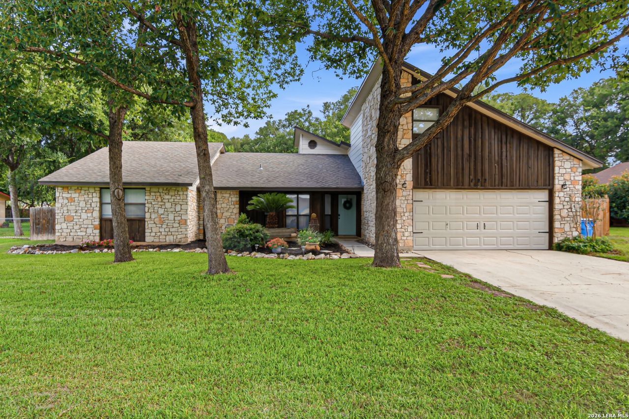 122 Twin Oak Rd, Seguin, TX 78155 Main Photo