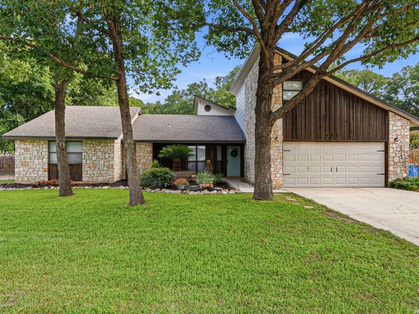 122 TWIN OAK RD, Seguin, TX 78155