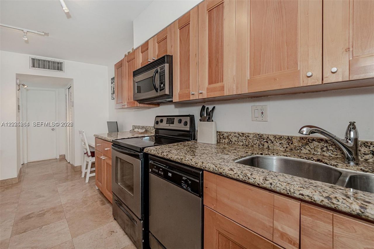 949 Pennsylvania Ave , Unit 307, Miami Beach, FL 33139 Photo