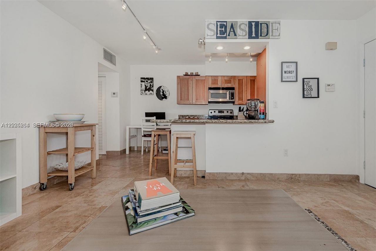 949 Pennsylvania Ave , Unit 307, Miami Beach, FL 33139 Photo