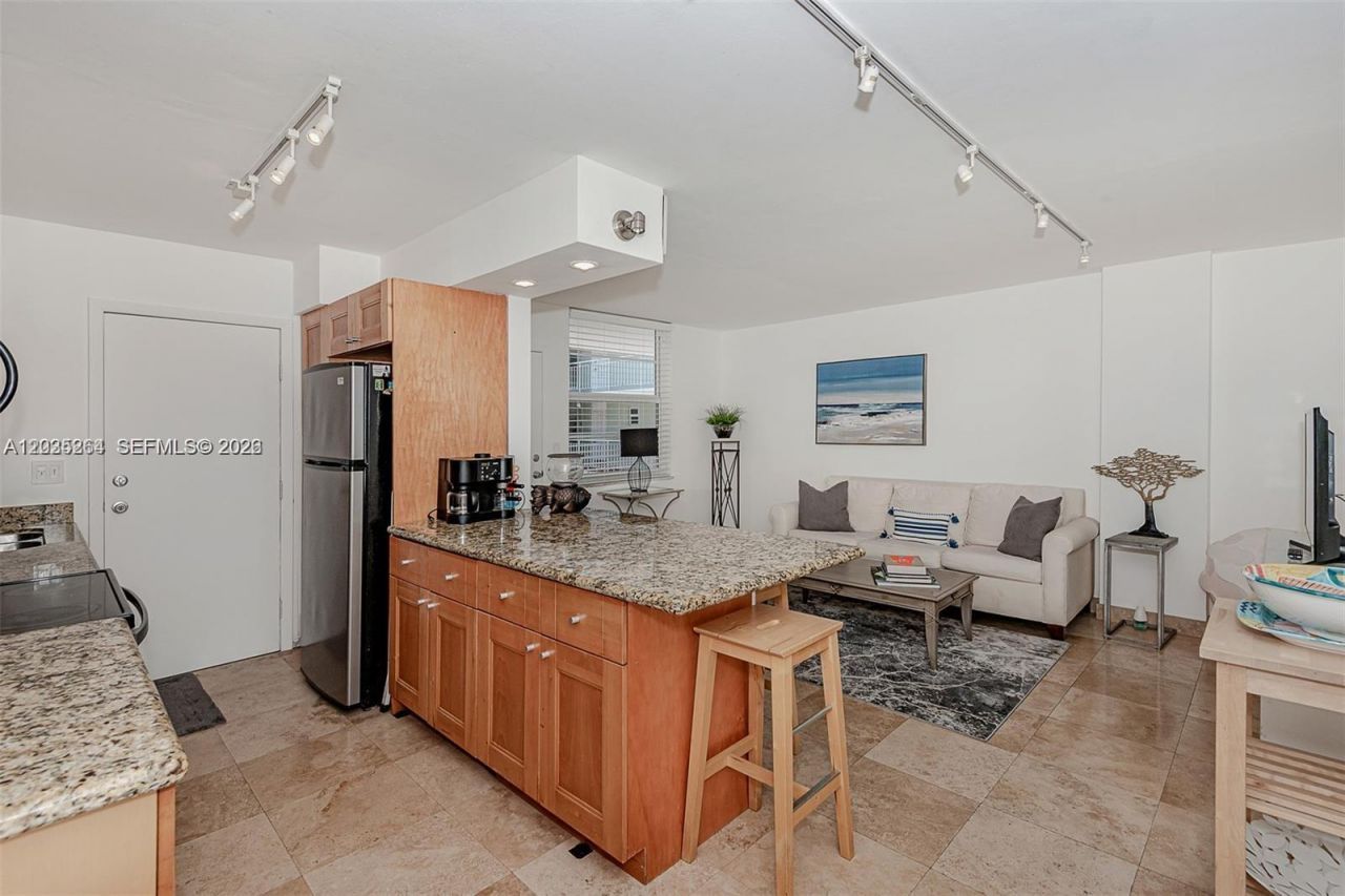 949 Pennsylvania Ave , Unit 307, Miami Beach, FL 33139 Photo