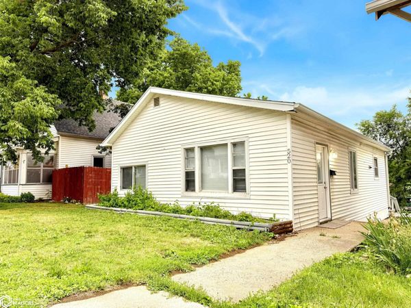 520 S 9Th Street, Burlington, IA 52601