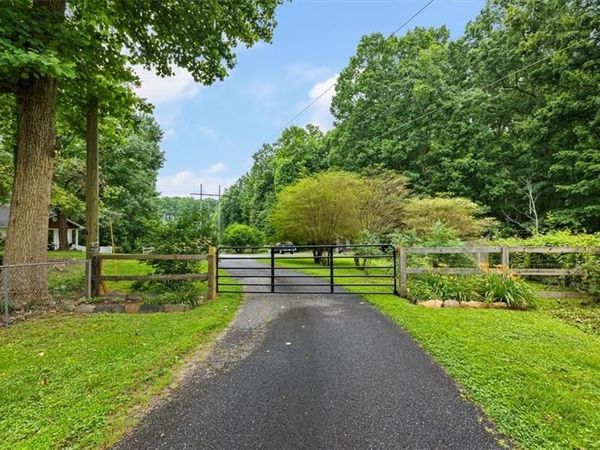 10 Dimsdale Lane, Alpharetta, GA 30004