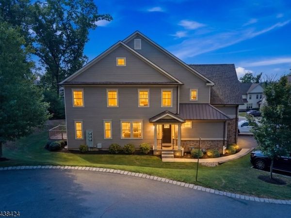 10 Albie Dr, Mountain Lakes, NJ 07046