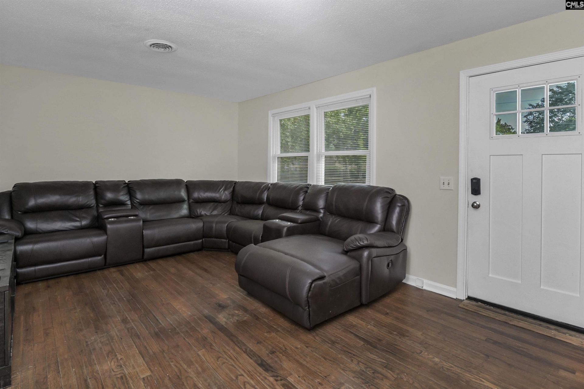 3929 Trotter Road  Photo 4
