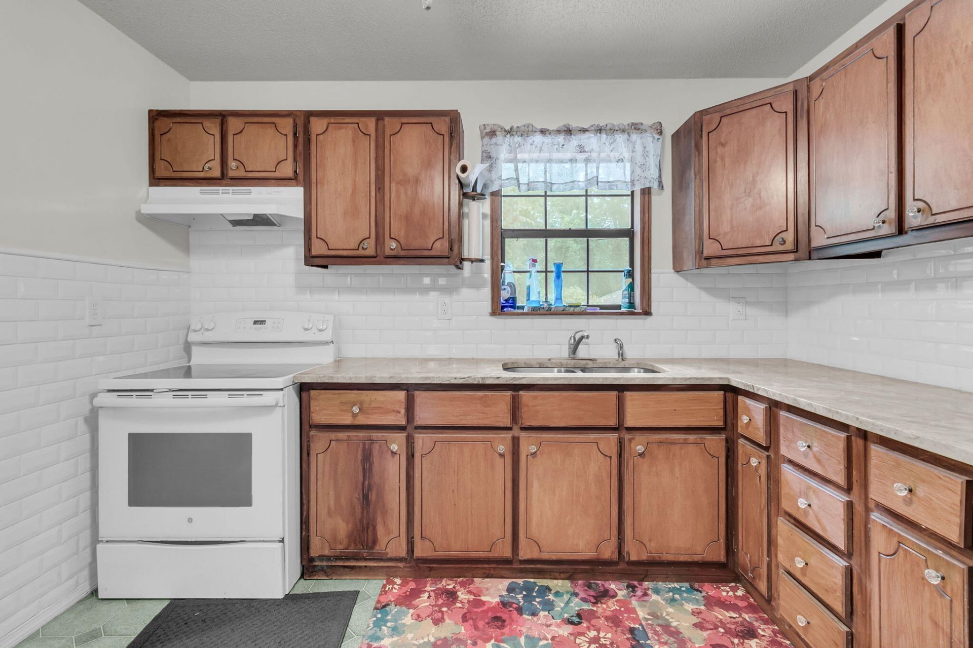360 W Smith Street Photo 11