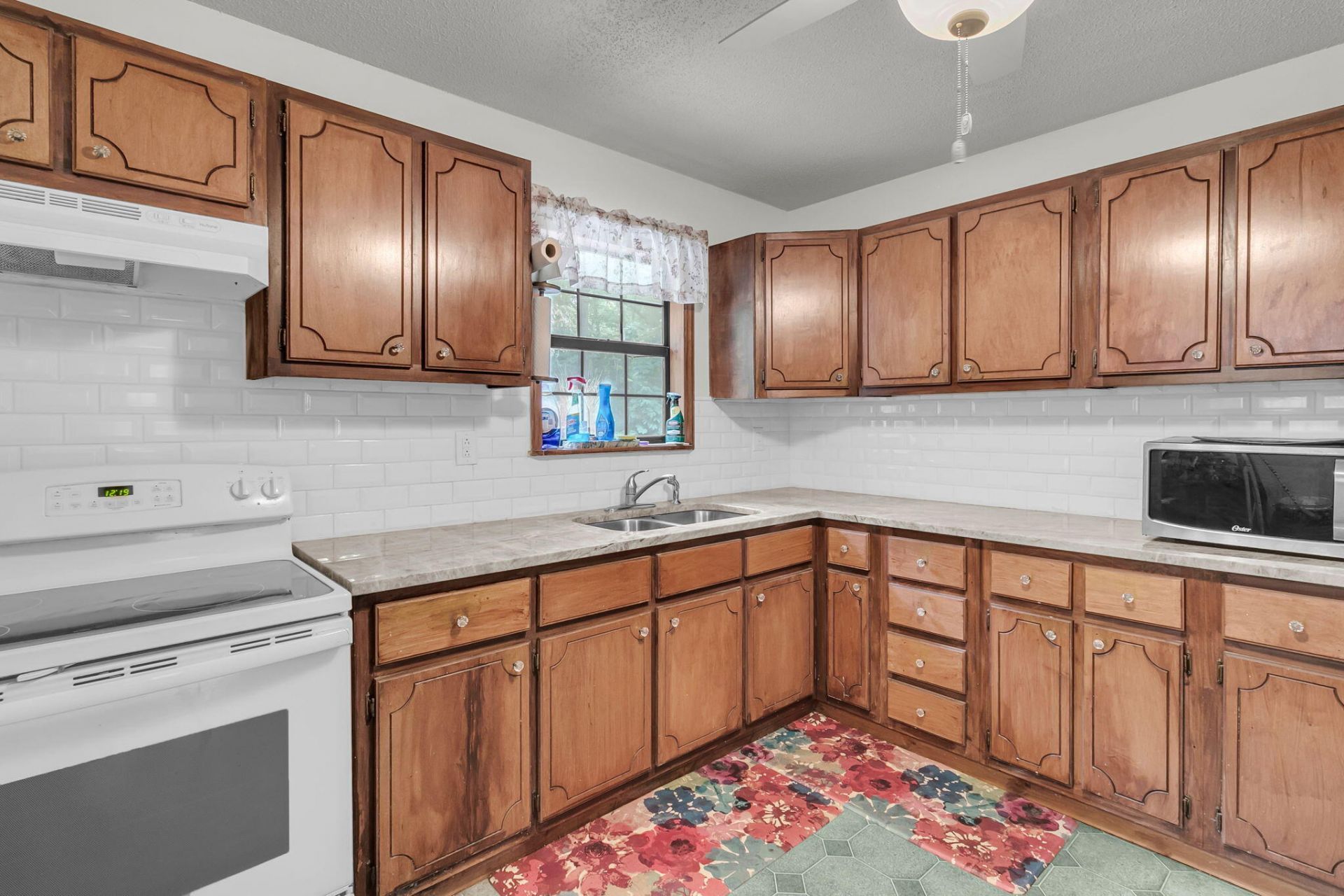 360 W Smith Street Photo 12