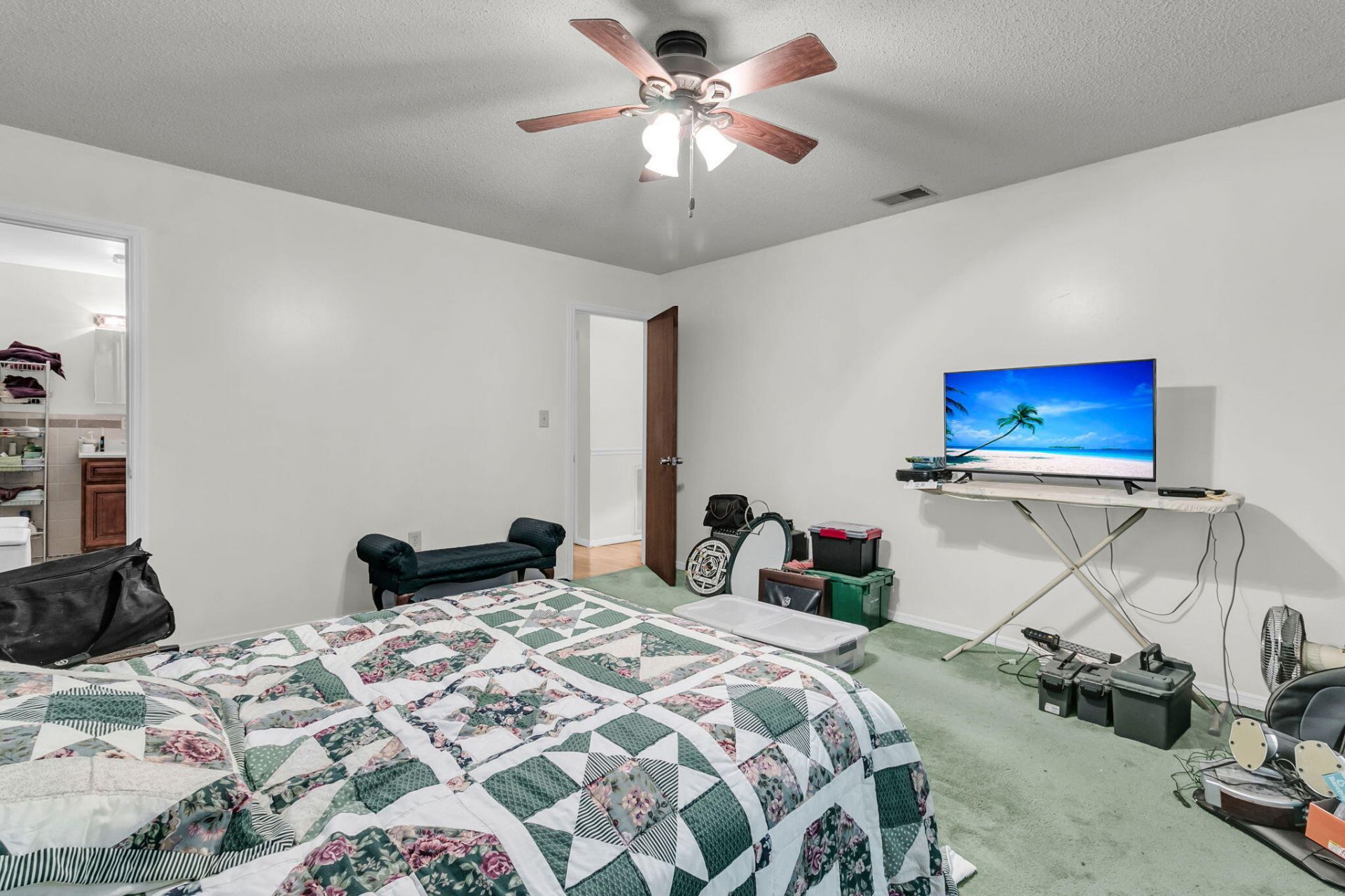 360 W Smith Street Photo 18