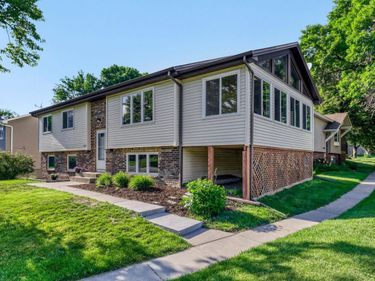 3458 Pilgrim Lane N, Plymouth, MN 55441