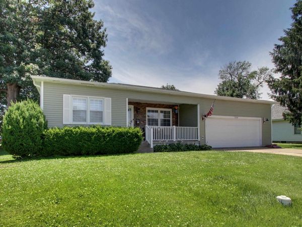 2230 OHIO Street, Quincy, IL 62301