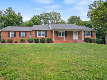 53 Woodlake Circle, Altavista, VA 24517